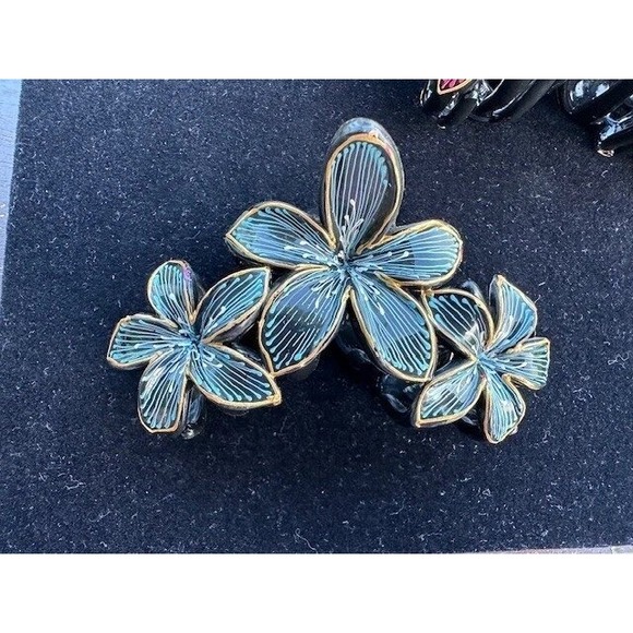 Accessories - Elegant Flower Claw Clip Hair Accessory For Women Blue and Gold Blue